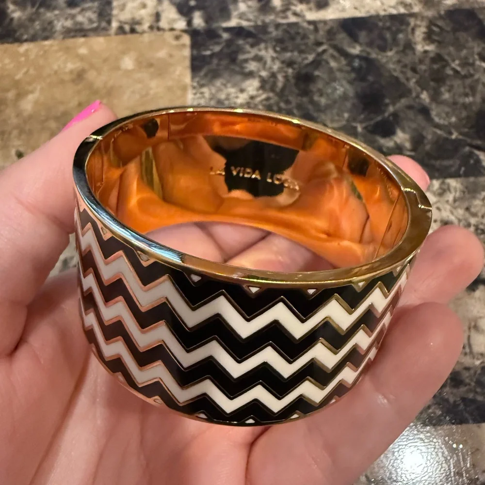 Kate Spade La Vida Loca Hinged Bangle - Picture 5 of 13